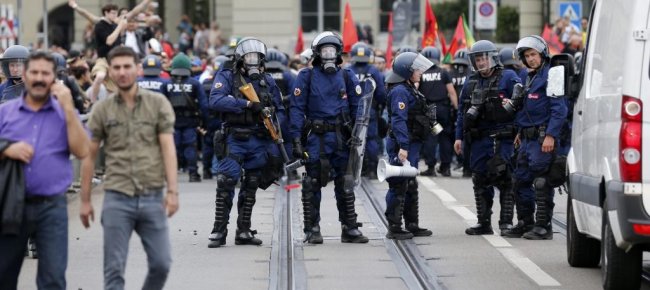 diversi-feriti-negli-scontri-tra-curdi-e-turchi-a-berna