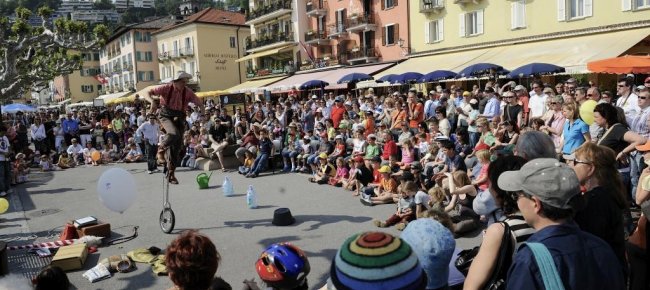 artisti-di-strada-ad-ascona-mattatori-per-quattro-giorni