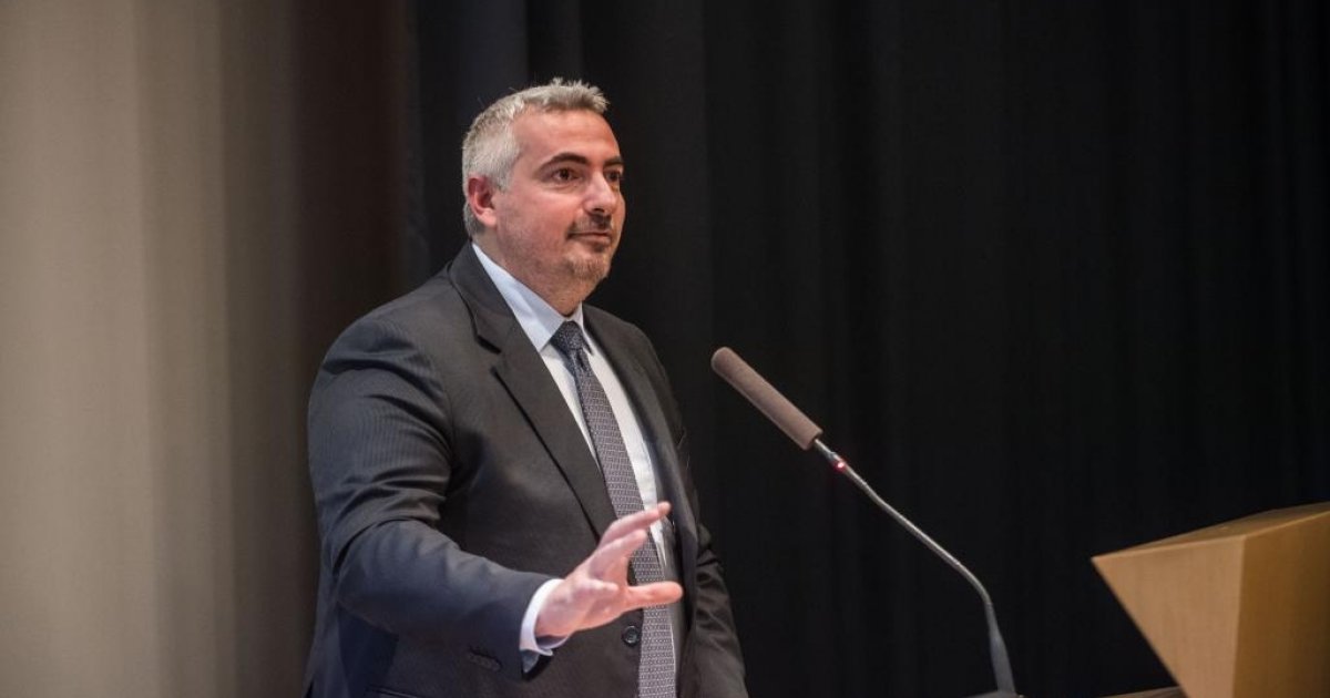 Caverzasio Verita A Spizzichi E Bocconi Laregione