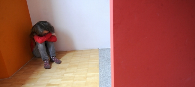 bimba-di-9-anni-costretta-a-prostituirsi-da-mamma-e-papa
