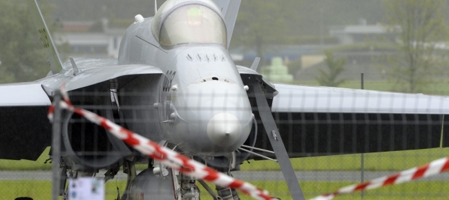 crepe-in-cinque-f/a-18-per-ora-non-possono-volare
