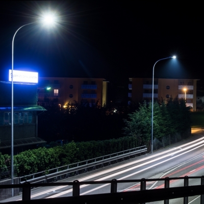 Quei Led sulla strada fanno risparmiare. 'Ma sono troppo bianchi