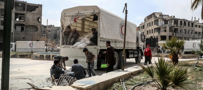 siria-migliaia-di-civili-in-fuga-dalle-regioni-assediate