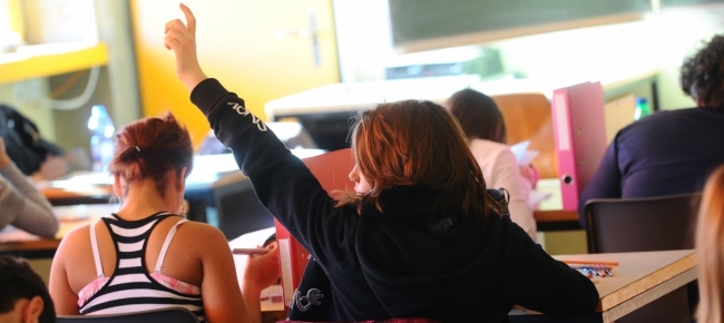le-donne-riescono-meglio-a-scuola