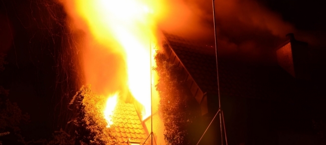 zurigo-si-lanciano-nel-vuoto-per-salvarsi-dalle-fiamme