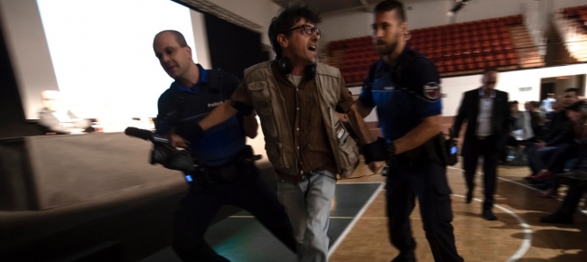 quasi-rissa-alla-serata-sul-centro-d-asilo-pasture