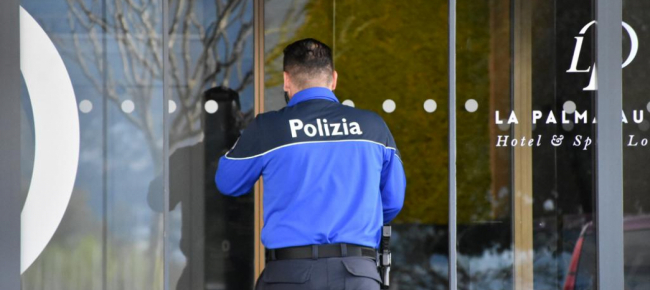 cadavere-di-una-donna-in-un-albergo-fermato-un-29enne
