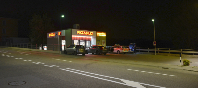 rapina-con-pistola-finta-in-un-distributore