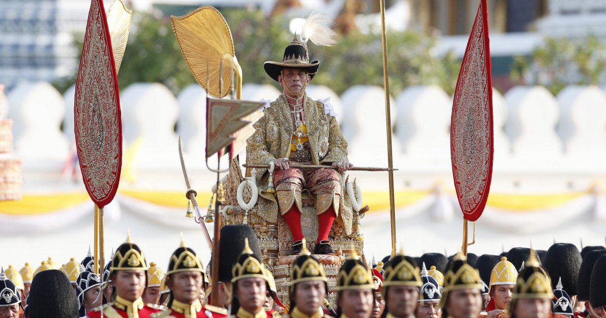 Re Rama Ix Il nuovo re Rama X sfila per centro storico Bangkok | laRegione.ch