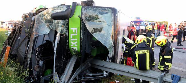 un-flixbus-si-schianta-in-germania