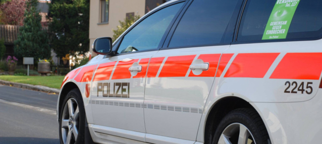 canton-svitto-auto-contro-pedoni-e-ciclista-4-feriti-gravi