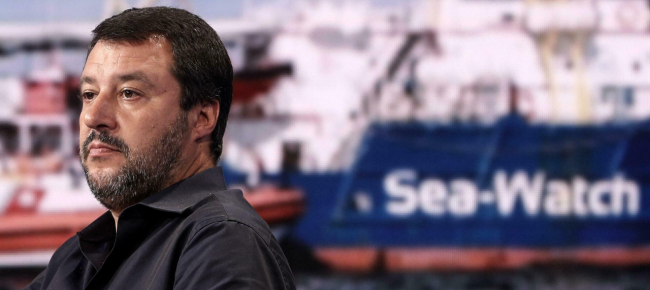 la-sea-watch-3-e-ancora-ferma-davanti-a-lampedusa