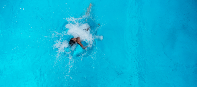 bimba-di-4-anni-rischia-di-annegare-in-piscina