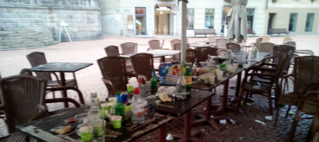 ritrovi-notturni-in-piazza-il-municipio-apre-al-dialogo