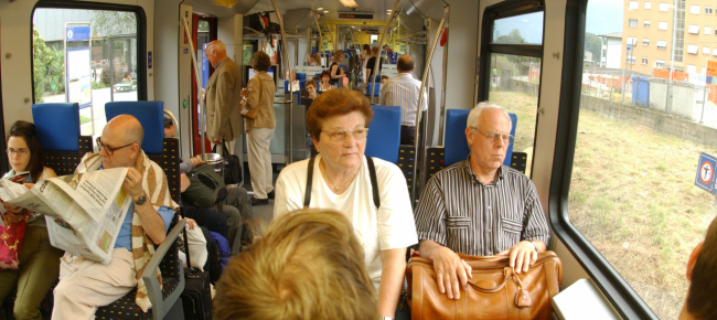 treni-colmi-di-utenti-esasperati-ffs-e-colpa-del-tempo