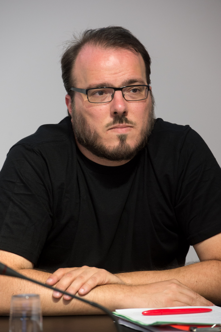 Contratto Di Lavoro Vendita E Orari Unia Andra In Tribunale Laregione