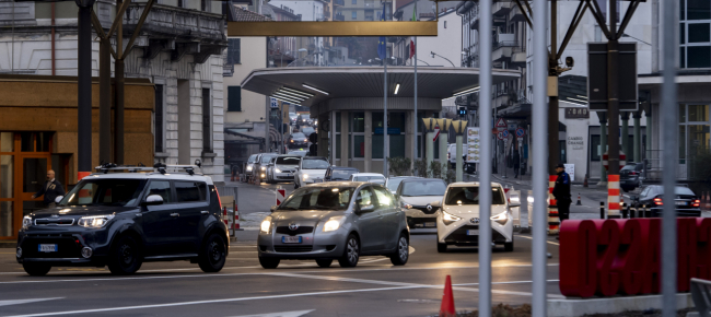 dogana-di-chiasso-strada-c-e-un-secondo-caso-di-contagio