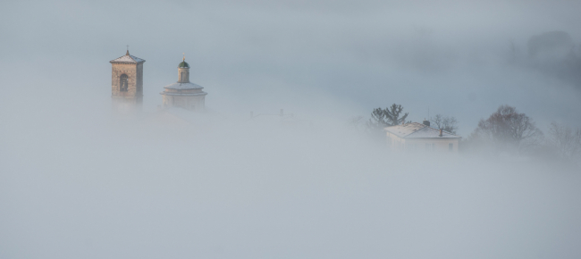 col-covid-verso-l-estate-nella-nebbia