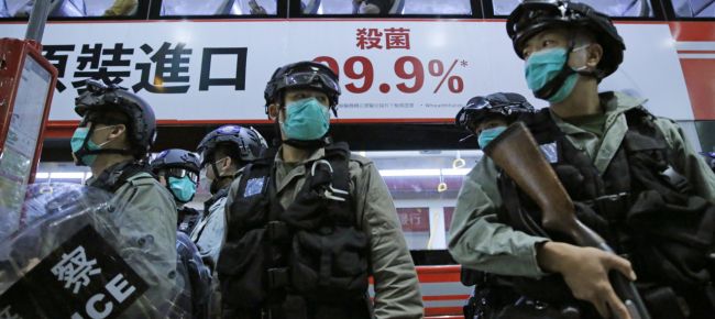 avveertimento-dell-esercito-cinese-ai-manifestanti-di-hong-kong