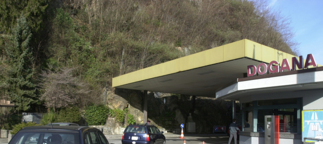 contrabbando-quarta-auto-sequestrata-in-dogana