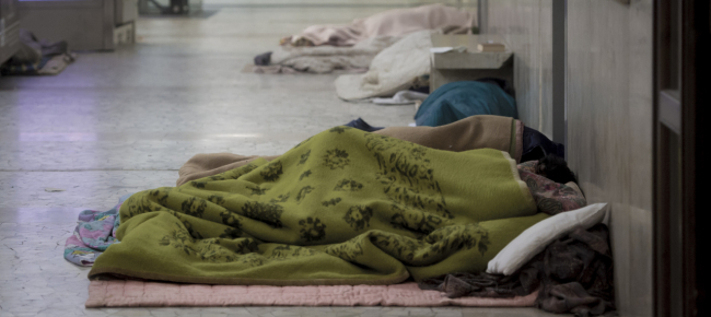 dormitori-temporanei-chiusi-i-senza-tetto-tornano-in-strada