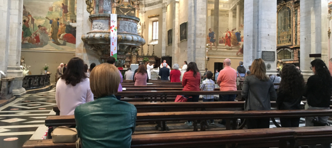 celebrazioni-religiose-tra-ostie-e-disinfettanti