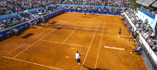 straka-punta-il-dito-contro-nole-e-lui-a-doversi-scusare