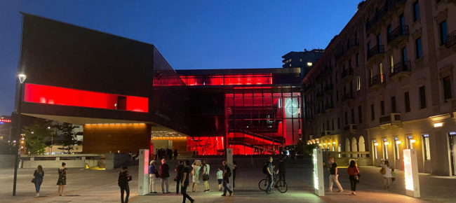 con-la-notte-della-luce-la-cultura-si-tinge-di-rosso