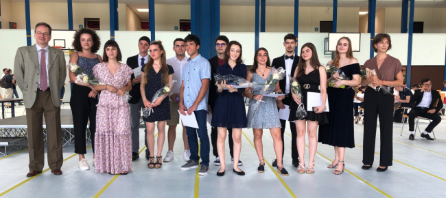 al-liceo-2-di-lugano-consegnati-diplomi-e-allori