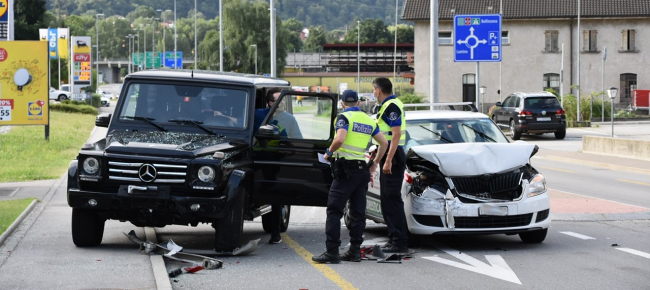 quattro-auto-si-tamponano-a-castione-un-ferito