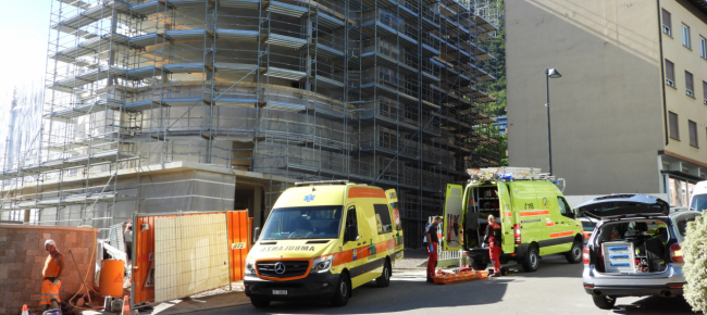 cade-dall-impalcatura-ferito-operaio-su-un-cantiere-di-paradiso