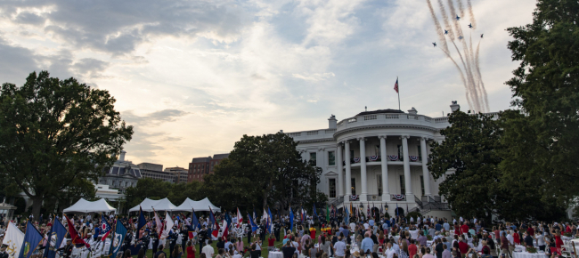 usa-festeggiamenti-alla-casa-bianca-senza-distanza-fisica