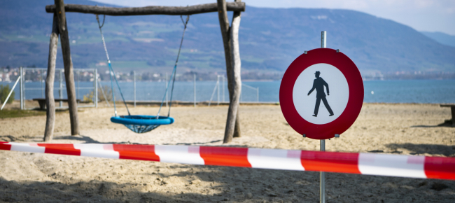 neuchatel-divieto-di-fare-il-bagno-dopo-la-morte-di-sei-cani