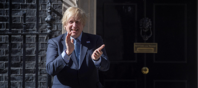 johnson-chiude-a-huawei-trump-ringrazia