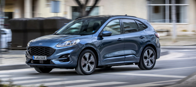 ford-kuga-2-5-phev-astemia-grazie-alla-ricarica