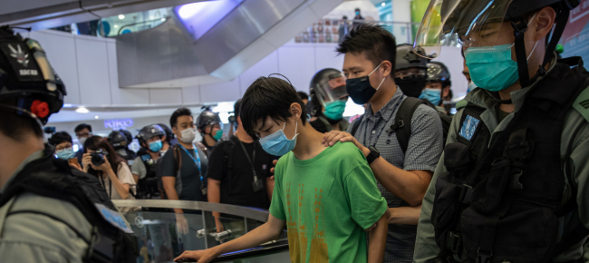 la-cina-alla-gran-bretagna-su-hong-kong-non-interferite