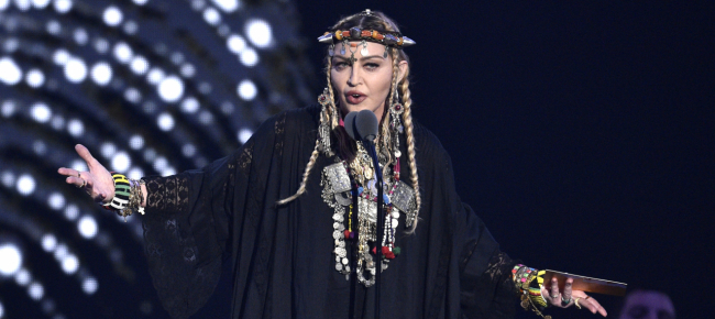false-informazioni-covid-instagram-censura-madonna