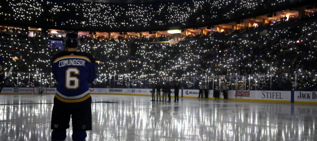 playoff-nhl-in-pole-ci-sono-toronto-ed-edmonton