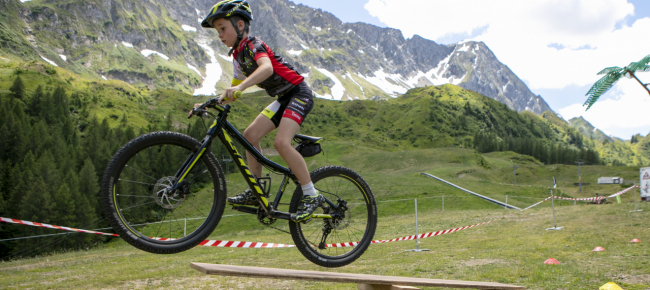 turismo-estivo-airolo-pesci-m-raccoglie-i-frutti