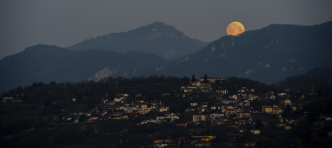 brevi-cronache-notturne-tra-territori-e-poesia