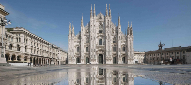 milano-prende-in-ostaggio-una-guardia-del-duomo-bloccato