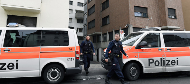 zurigo-persona-morta-bruciata-nell-auto