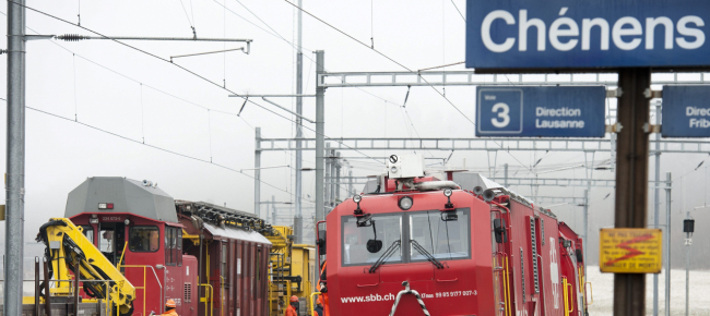 aggredisce-con-una-bottiglia-rotta-due-passeggeri-sul-treno