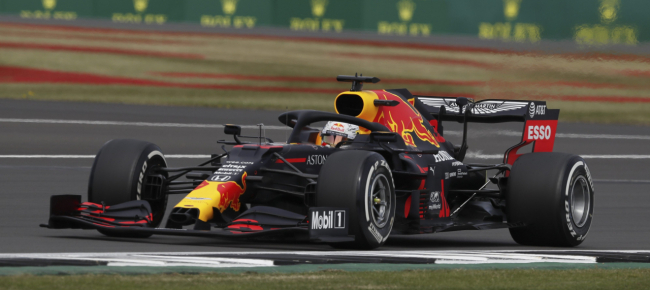verstappen-batte-le-mercedes