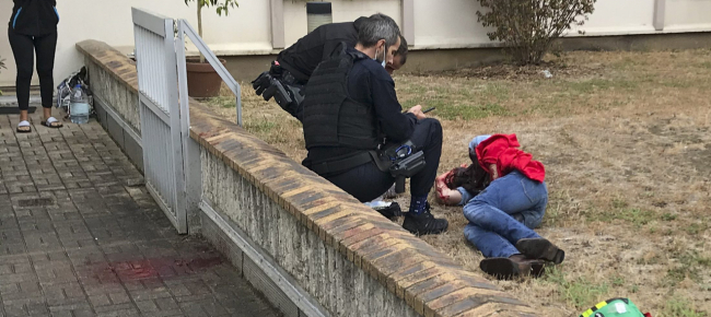 attacco-con-la-mannaia-a-parigi-il-sospettato-ha-confessato
