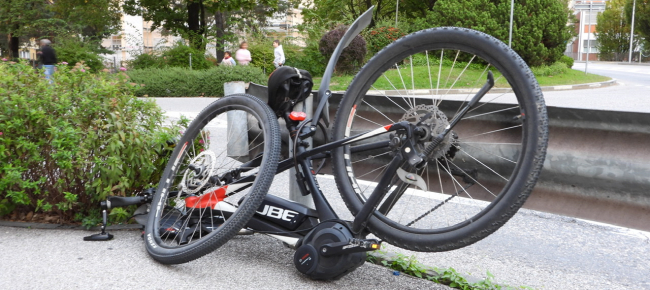 incidente-a-viganello-ciclista-rischia-la-vita