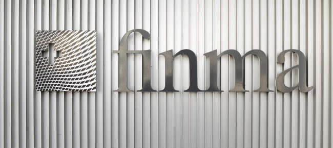 riciclaggio-banca-syz-nel-mirino-della-finma