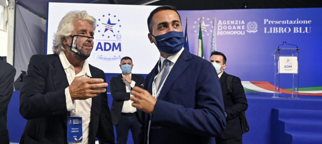 gavettone-sul-ministro-di-maio-un-comizio-annacquato