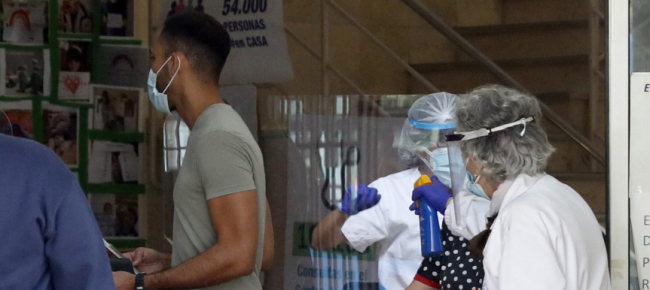coronavirus-spagna-riduce-la-quarantena-in-caso-di-contatto