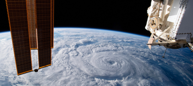 iss-costretta-a-una-manovra-per-evitare-i-rifiuti-spaziali